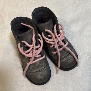 Oshkosh Kids Black and Pink Shoes